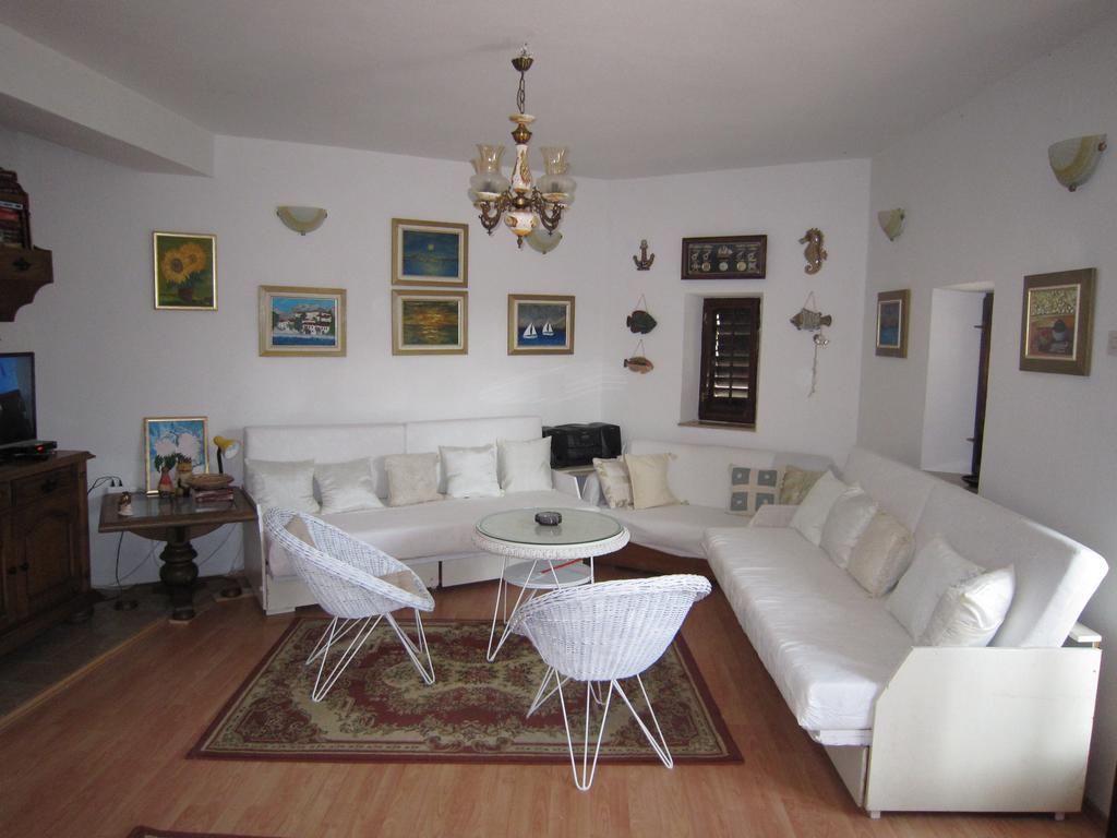 Holiday Home Mona Igrane Kamer foto